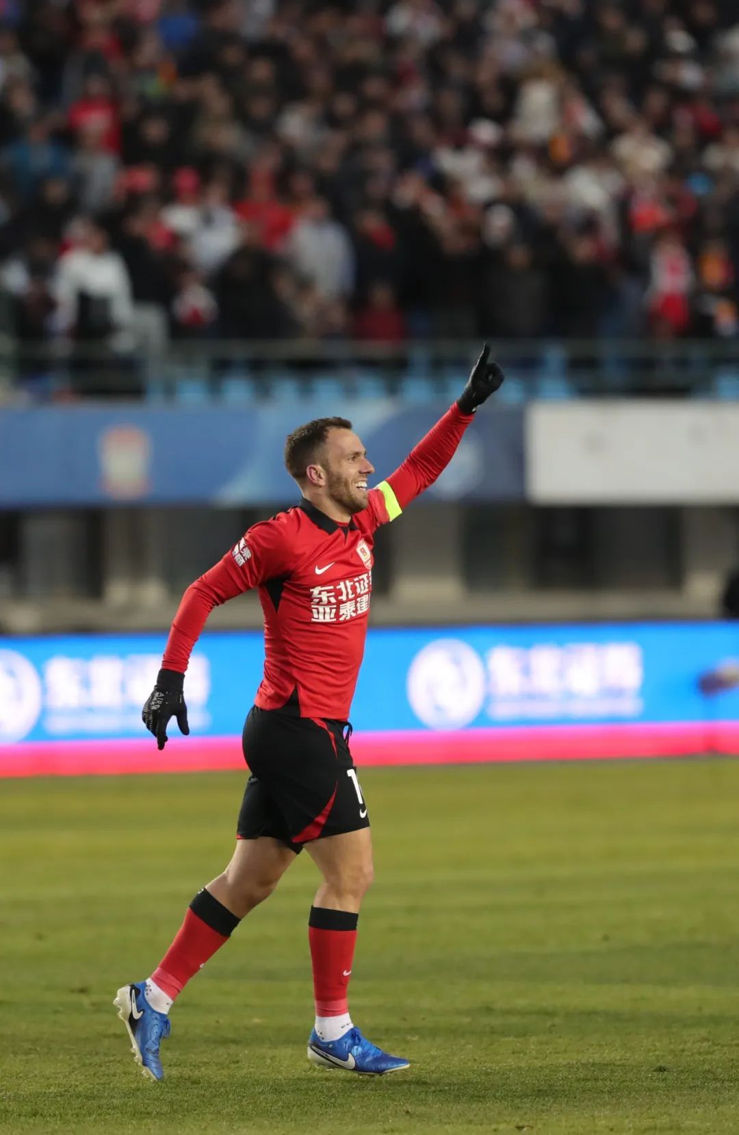 包含足总杯清晨再迎强敌；拉齐奥临场应变；主帅态度：管理层满意；细节决定成败的词条