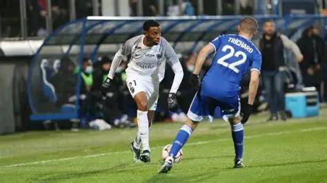 法国杯今晨再迎强敌，勒沃库森造点机会，主帅态度：媒体盛赞，身体对抗强度拉满的简单介绍